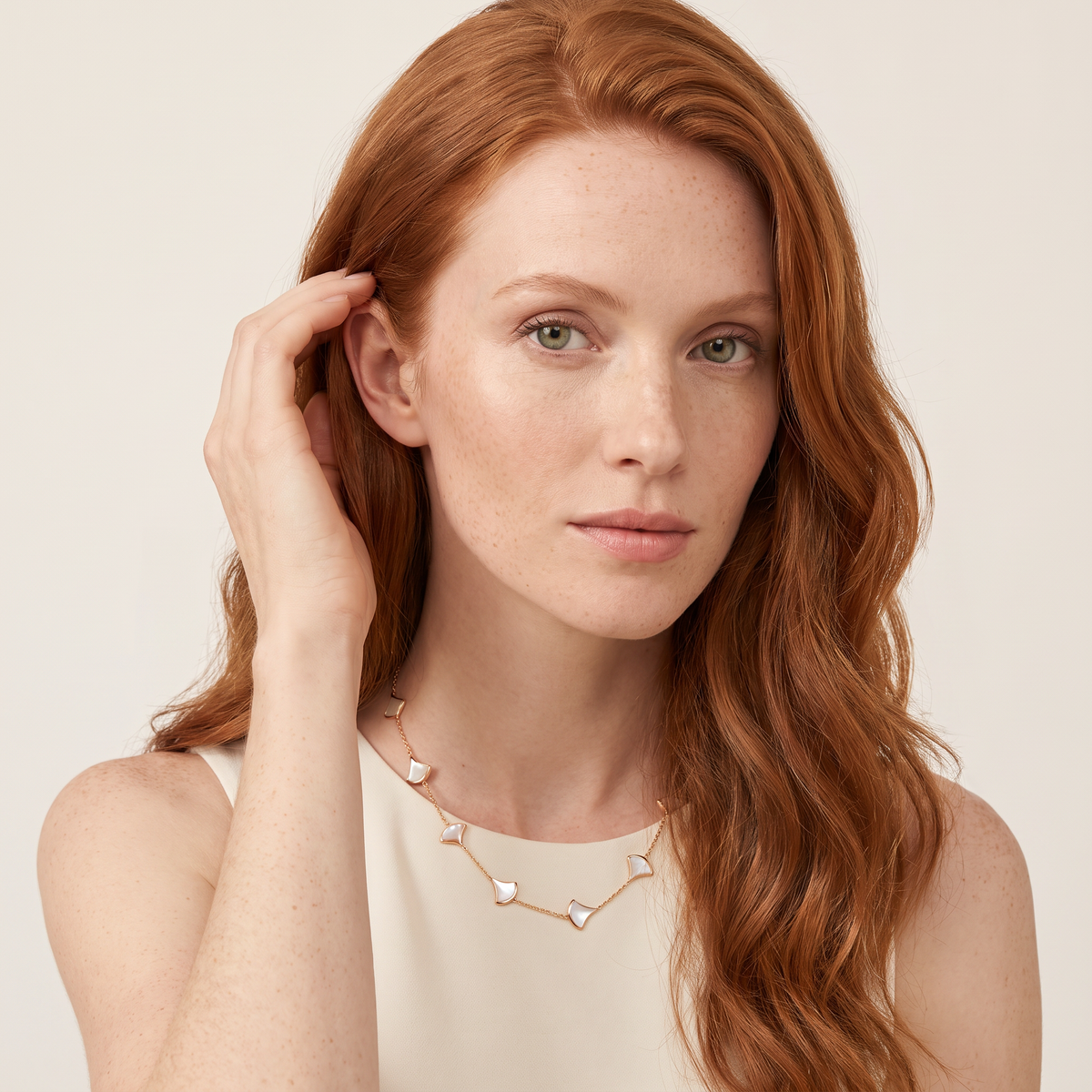 Diva's Dream 10 Motifs Mother Of Pearl Necklace