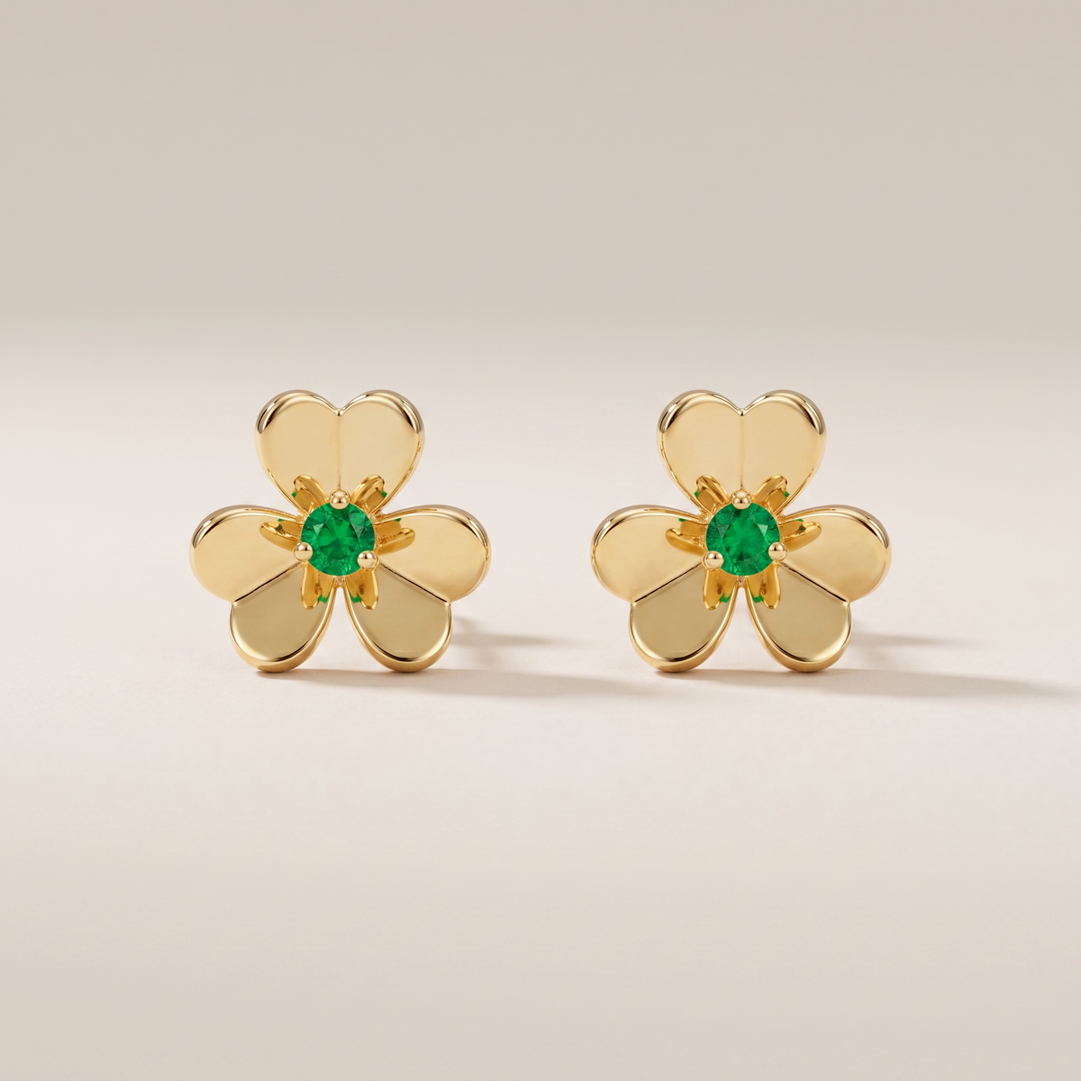 Frivole Mini Flower Earrings