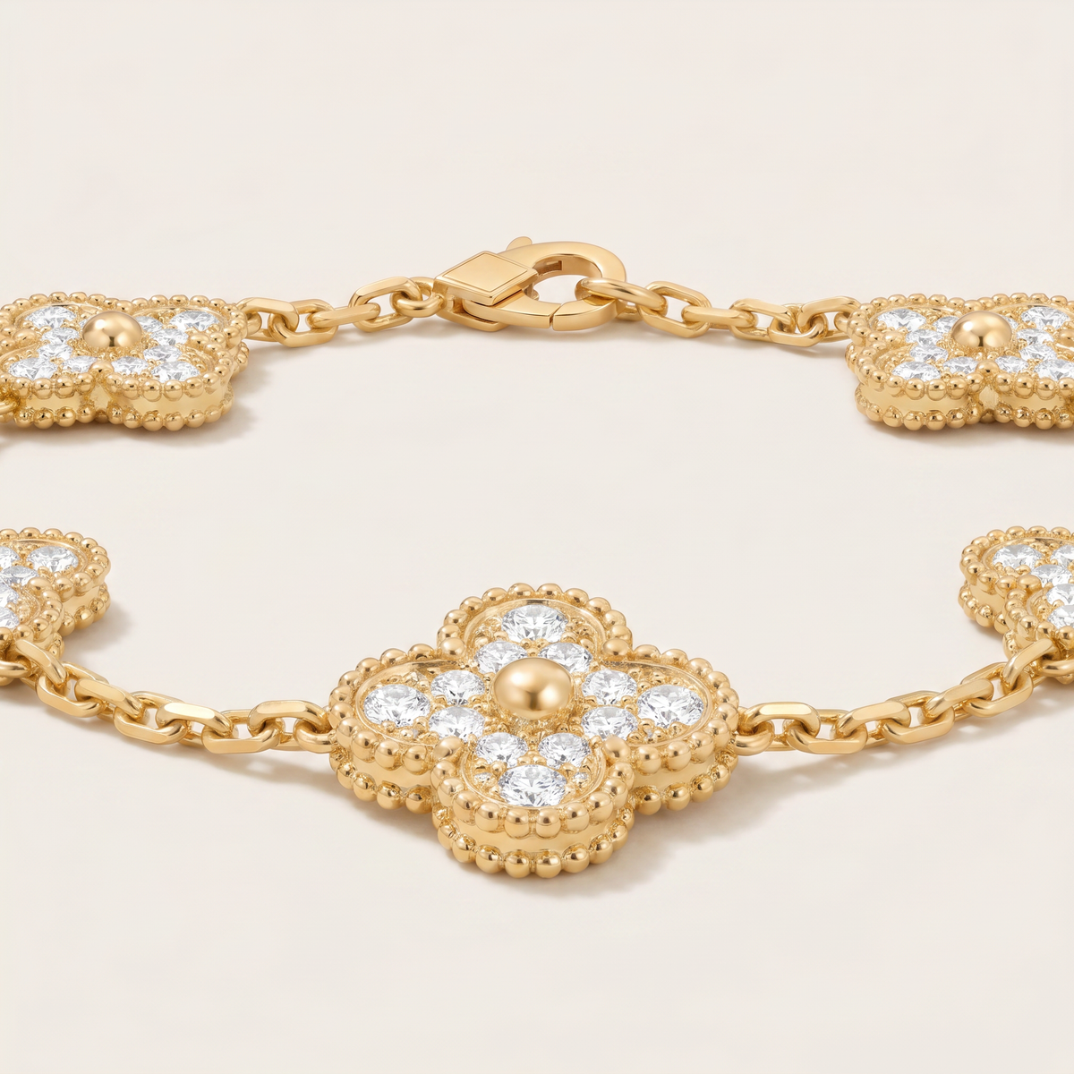Vintage Alhambra Pavé Diamonds Clover Bracelet
