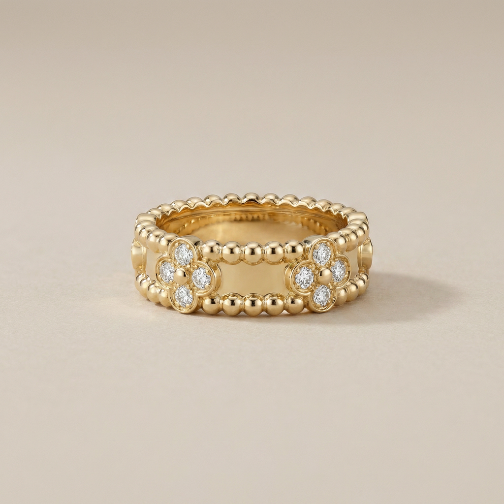 Wide Clover Perlée Diamonds Ring