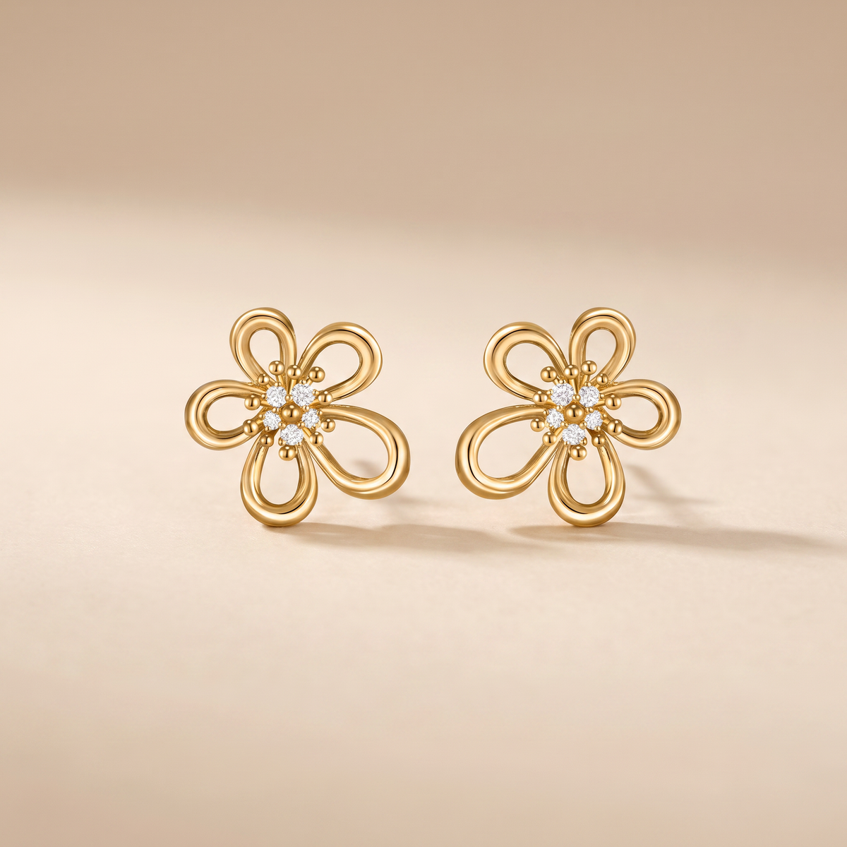 Flowerlace Stud Earrings
