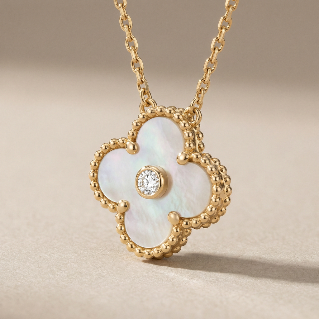 Sweet Alhambra Clover Necklace