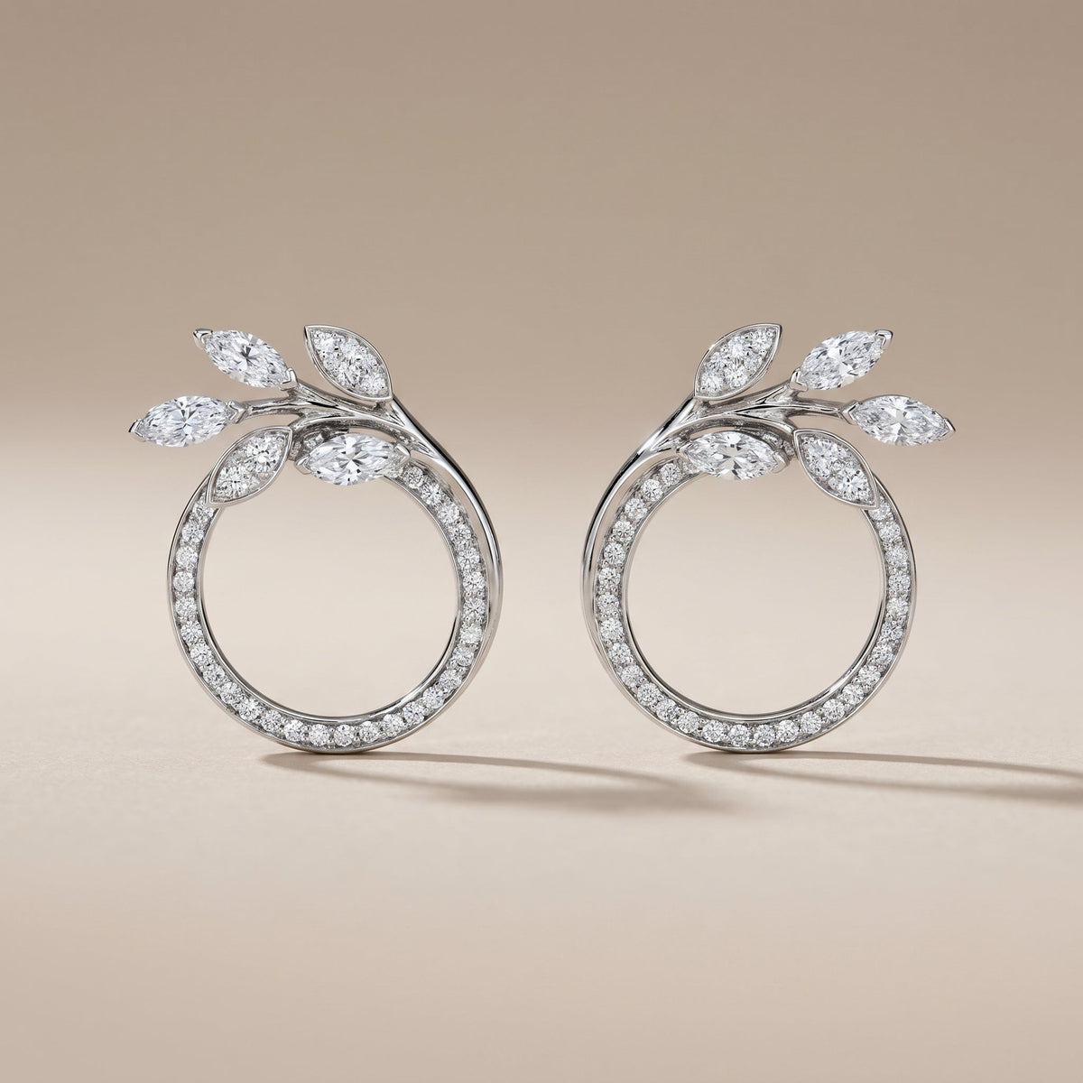 Vine Circle Pavé Diamonds Earrings